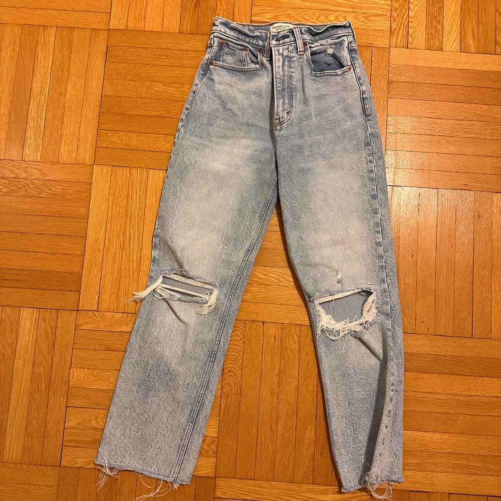 Abercrombie 90s Straight Ultra High Rise Jeans